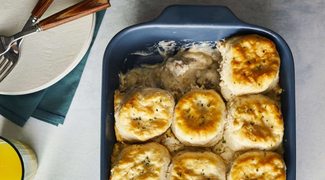 biscuits-and-gravy-casserole-recipe