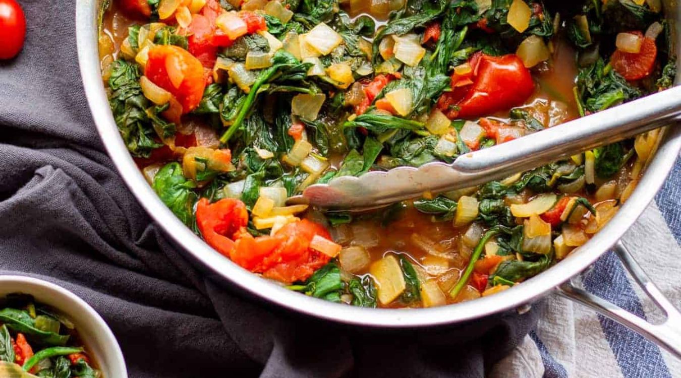 indian-spinach-with-tomatoes-recipe