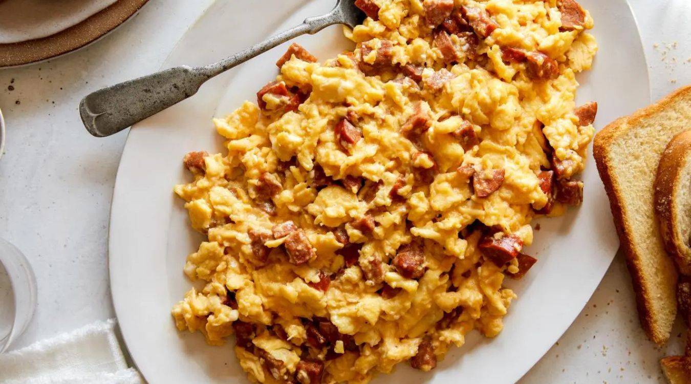 scrambled-eggs-with-chorizo-recipe