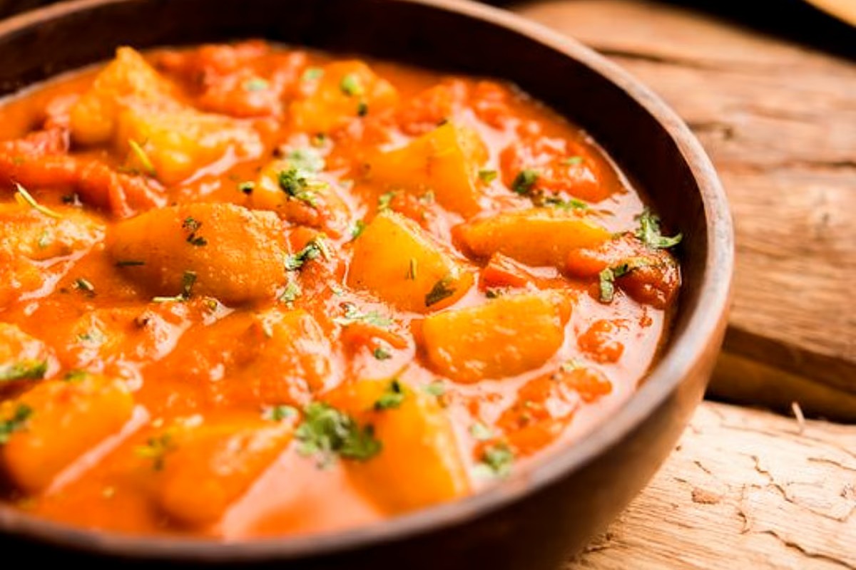 indian-aloo-tomato-curry-recipe