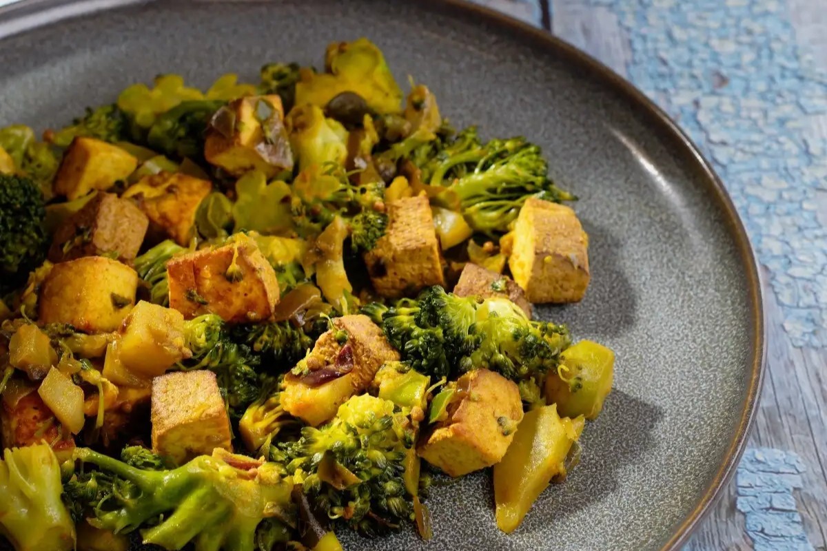 indian-broccoli-paneer-sabzi-recipe