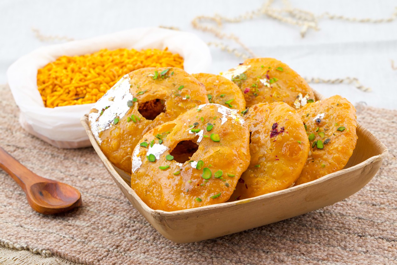 indian-mawa-kachori-recipe