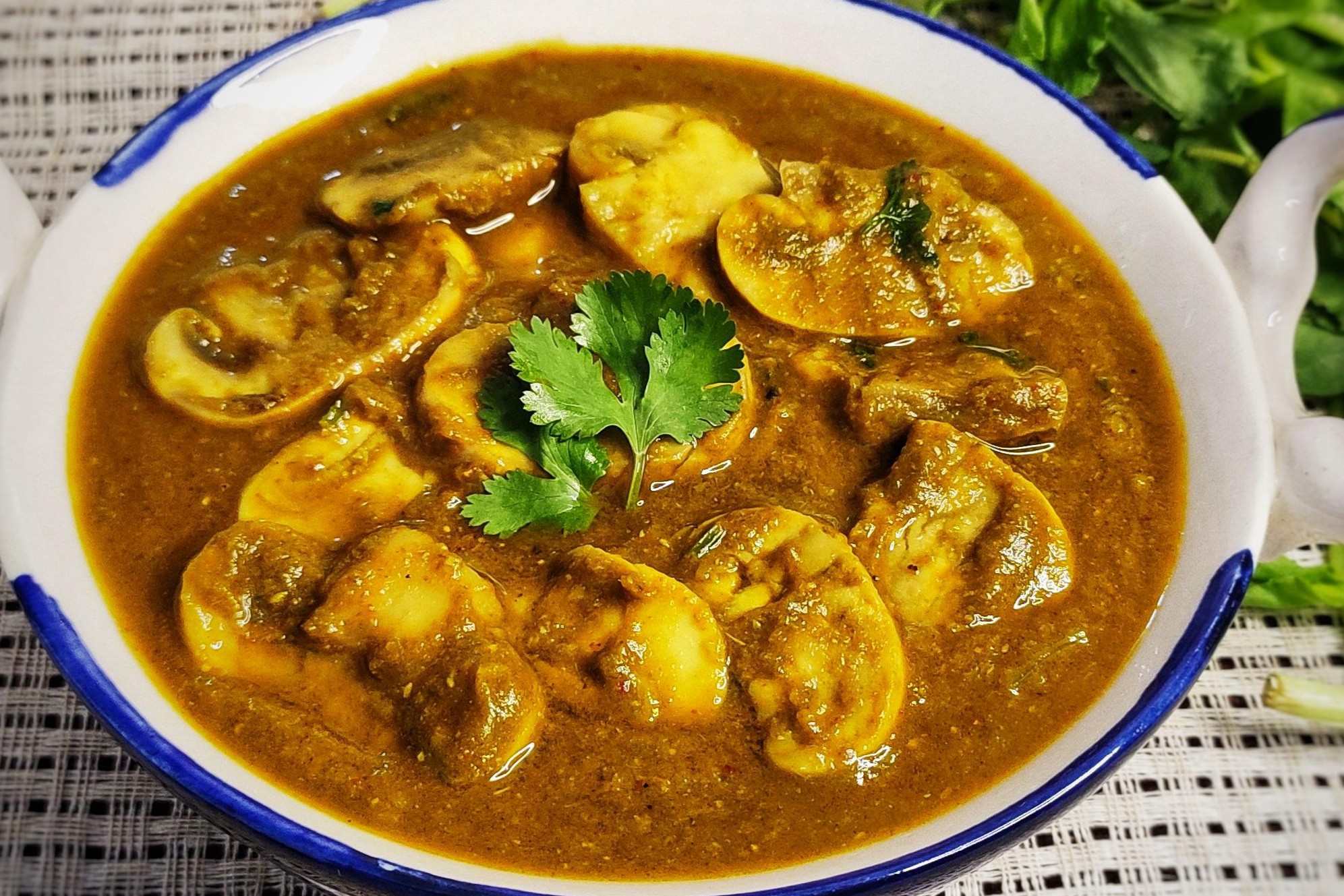 indian-spinach-and-mushroom-curry-recipe
